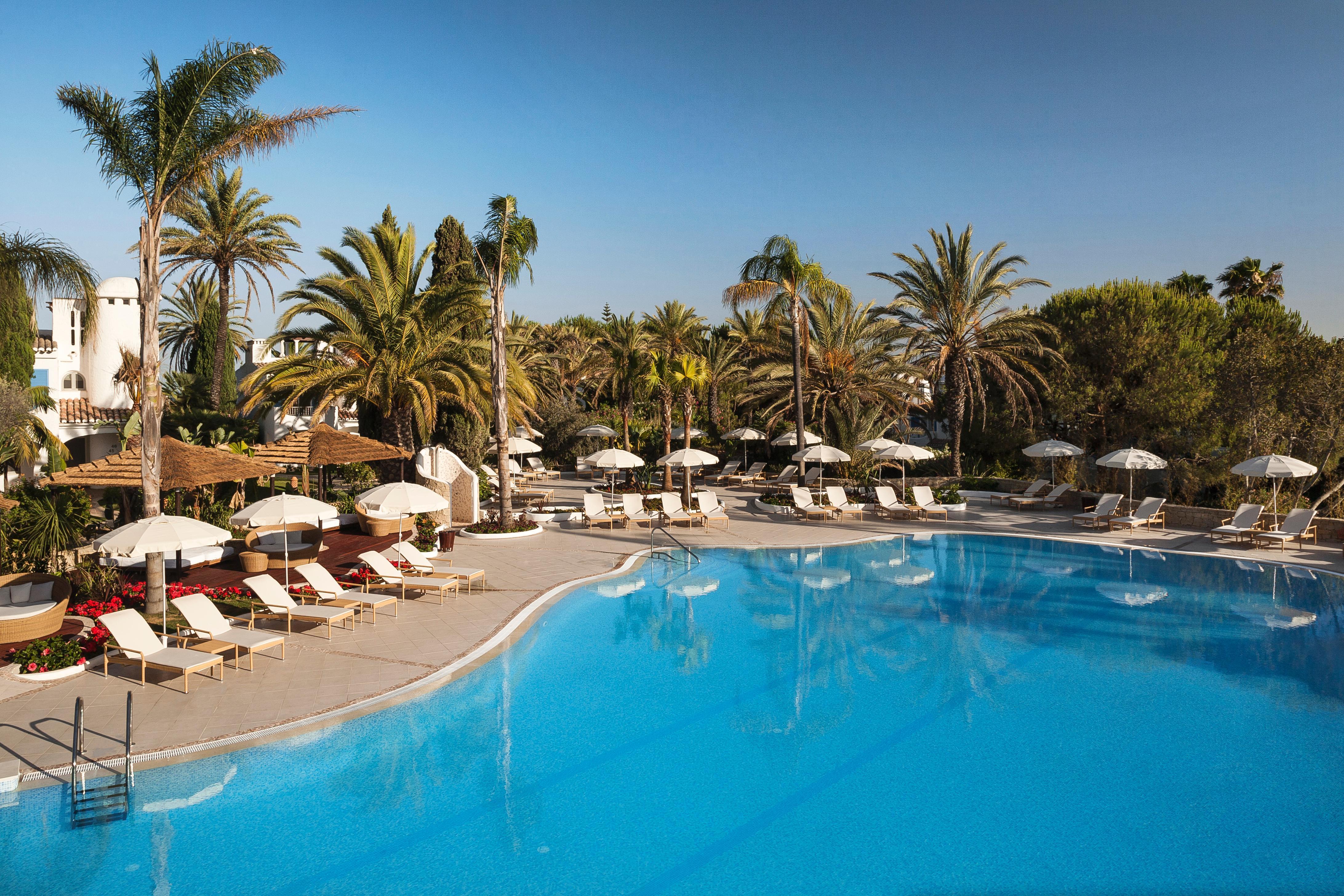Vila Vita Parc Armação de Pêra Kültér fotó The pool at the hotel